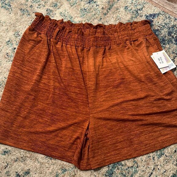 New LulaRoe Ella Shorts - Picture 1 of 4